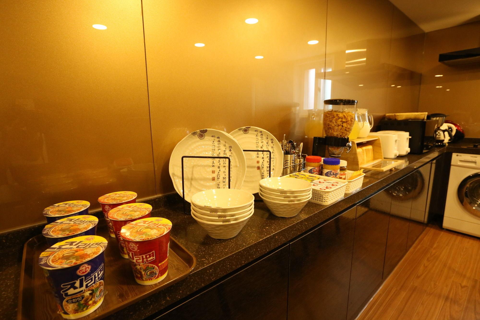 Tripstay Myeongdong Seoul Ngoại thất bức ảnh